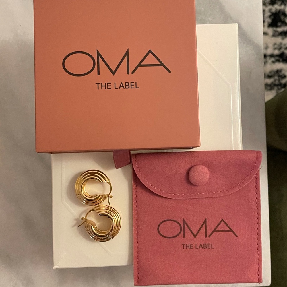 NWOT OMA THE LABEL Adler Hoop